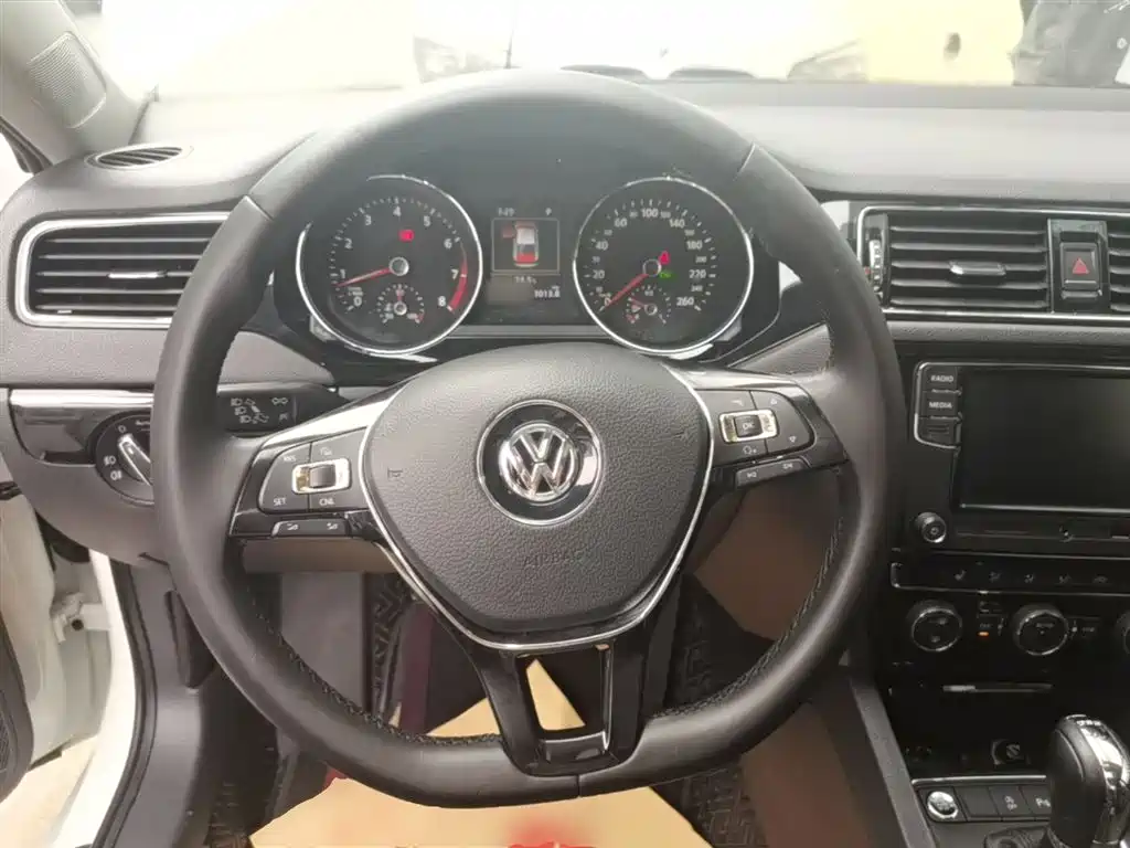 Volkswagen Sagitar 2018 280TSI DSG Luxury фото 11