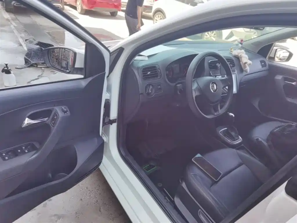 Volkswagen Polo 2018 1.5L Auto Safe Drive фото 16