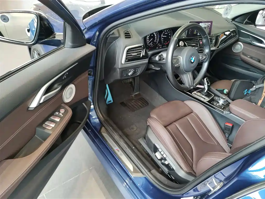 BMW 1 Series 2021 125i M Sport Black Night Edition фото 16