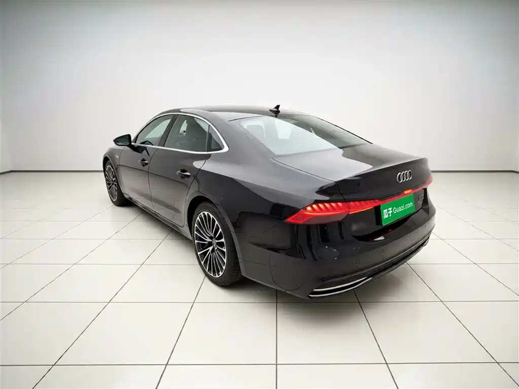 Audi A7L 2024 45 TFSI Luxury фото 23