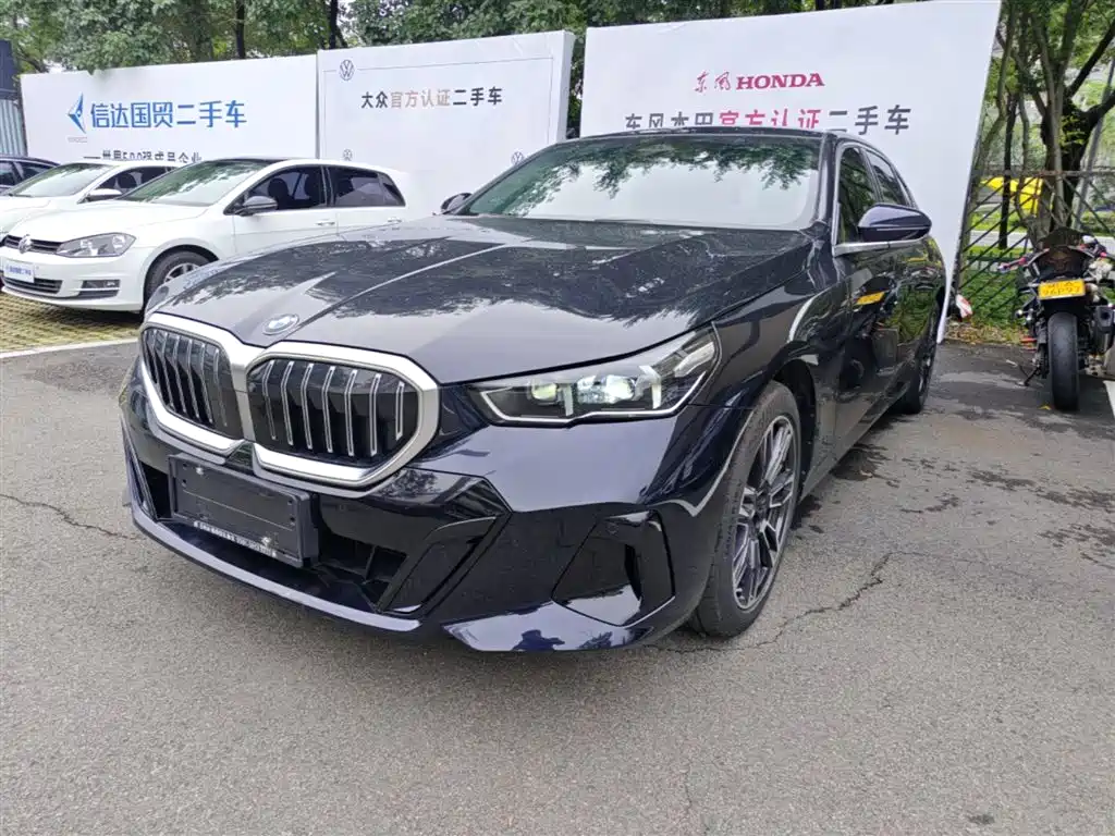 BMW 5 Series 2024 530Li Leading M Sport Package