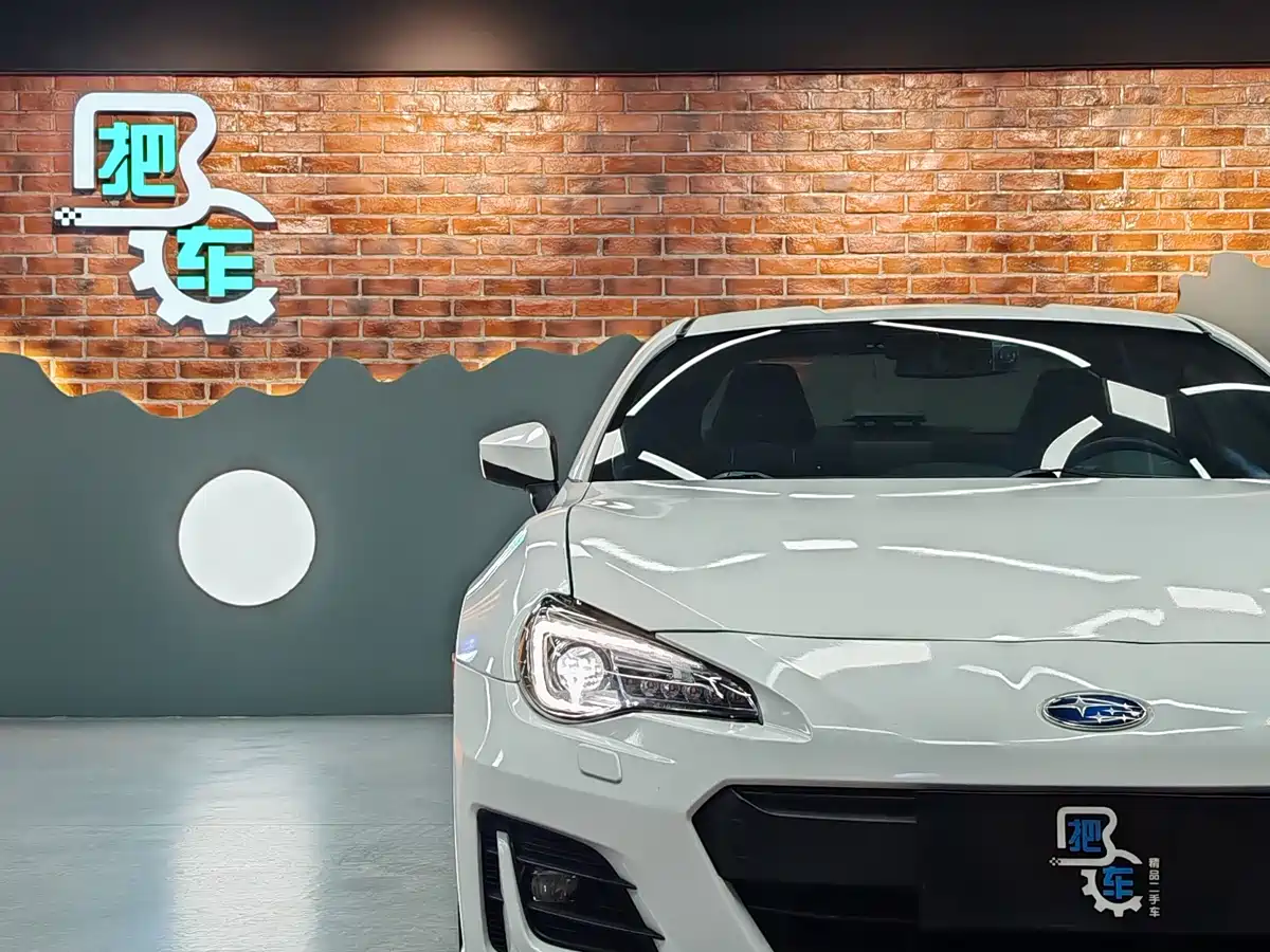 Subaru BRZ 2020 2.0L Manual type-RS фото 8