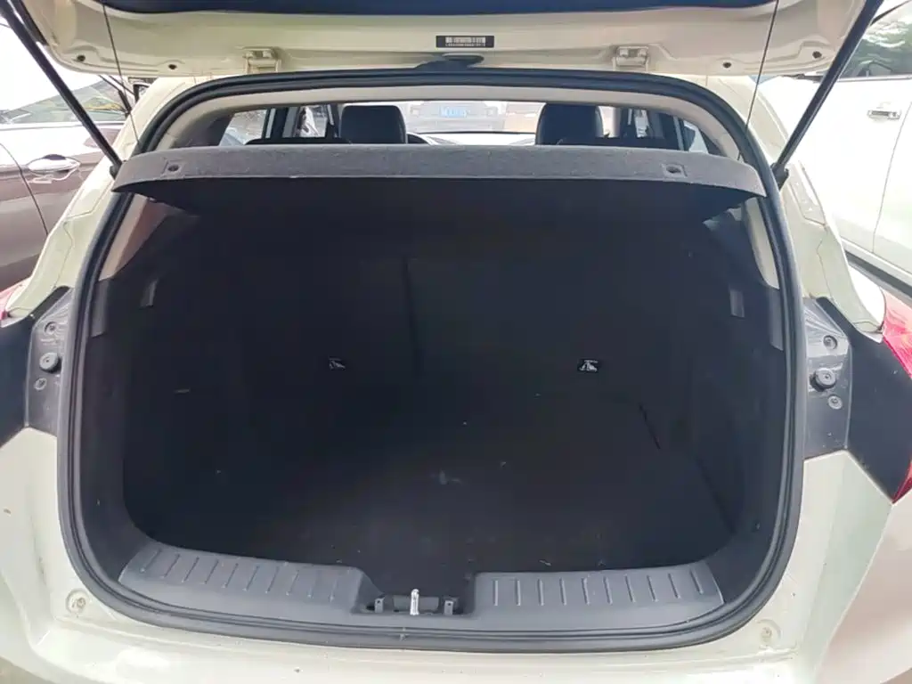 Changan Eado XT 2018 2016 1.6L Manual Stylish Cool Edition