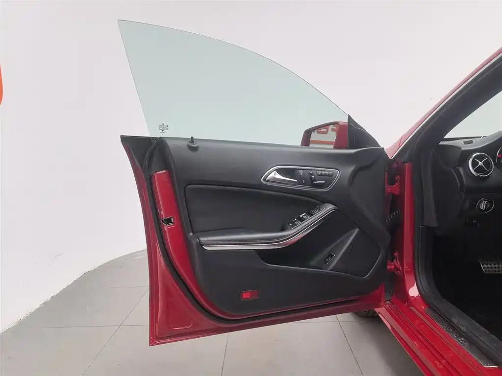 Mercedes-Benz CLA (Import) 2015 CLA 220 4MATIC фото 8