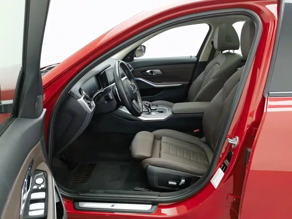 Photo 10 - BMW 3 Series
