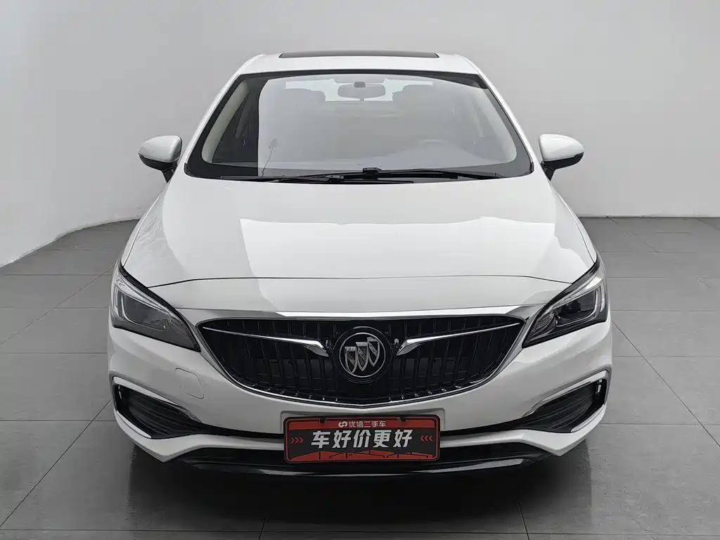 Photo 3 - Buick Verano