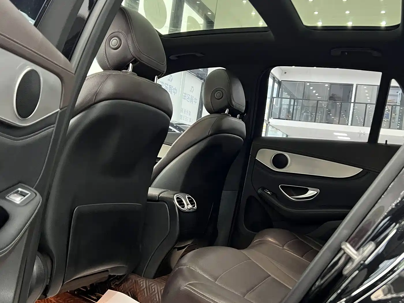 Mercedes-Benz GLC 2018 Facelift GLC 200 4MATIC фото 17