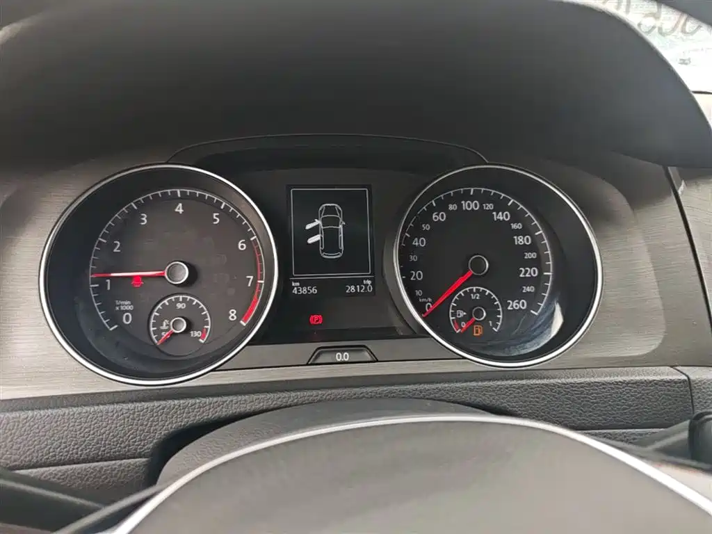 Volkswagen Golf 2016 230TSI Automatic Comfort фото 12