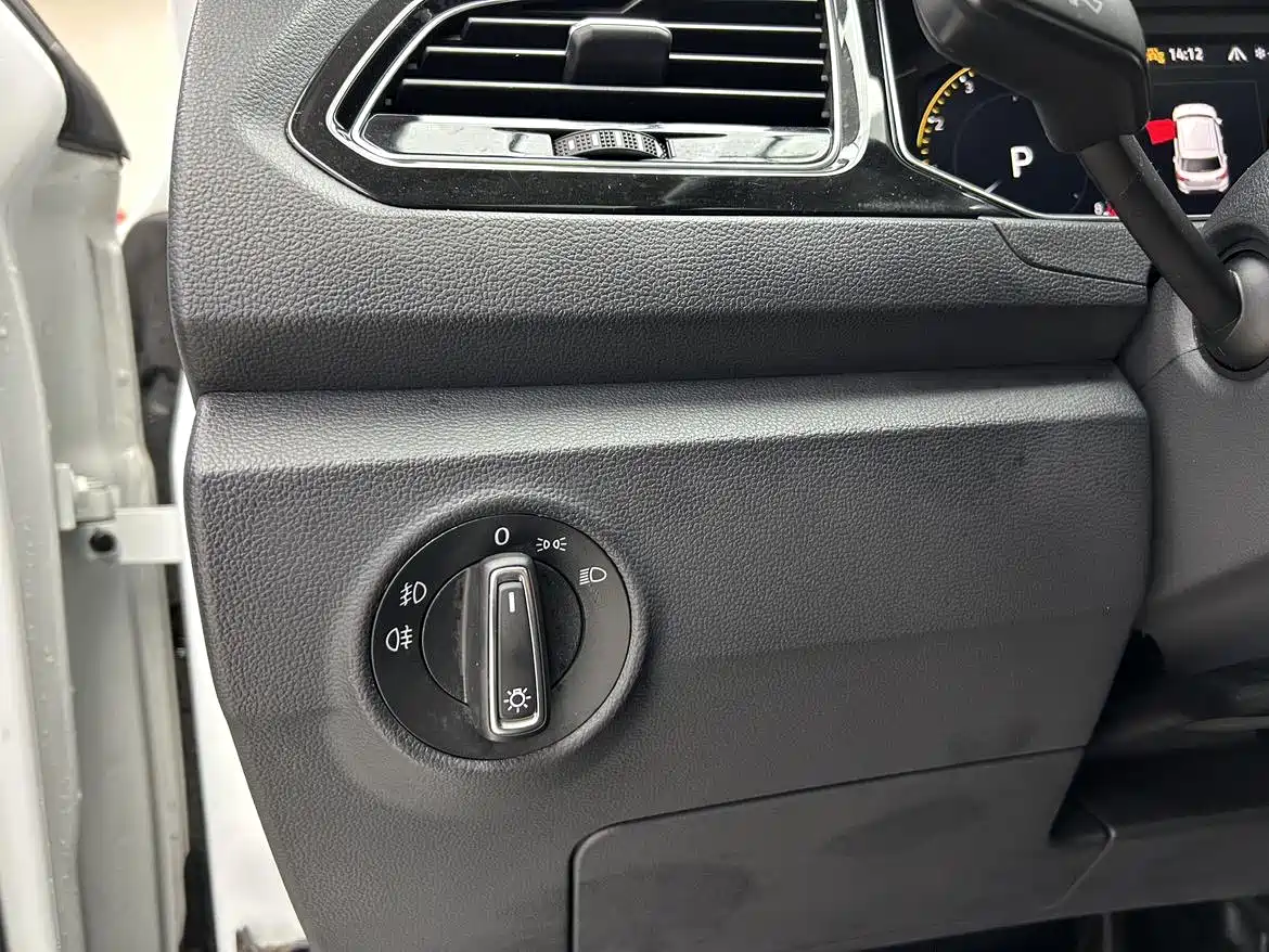 Volkswagen T-ROC 2022 280TSI DSG 2WD Comfort PLUS фото 20