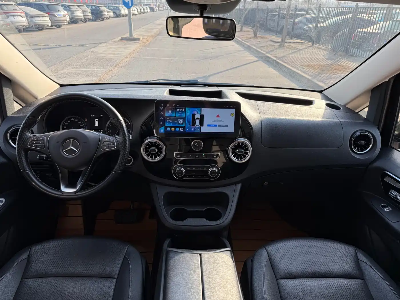 Mercedes-Benz Vito 2023 2.0T Business 7-Seater фото 15