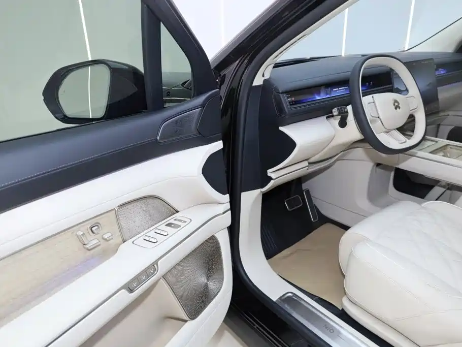 NIO ES8 2026 2025 Model 6-Seat Executive Luxury Edition