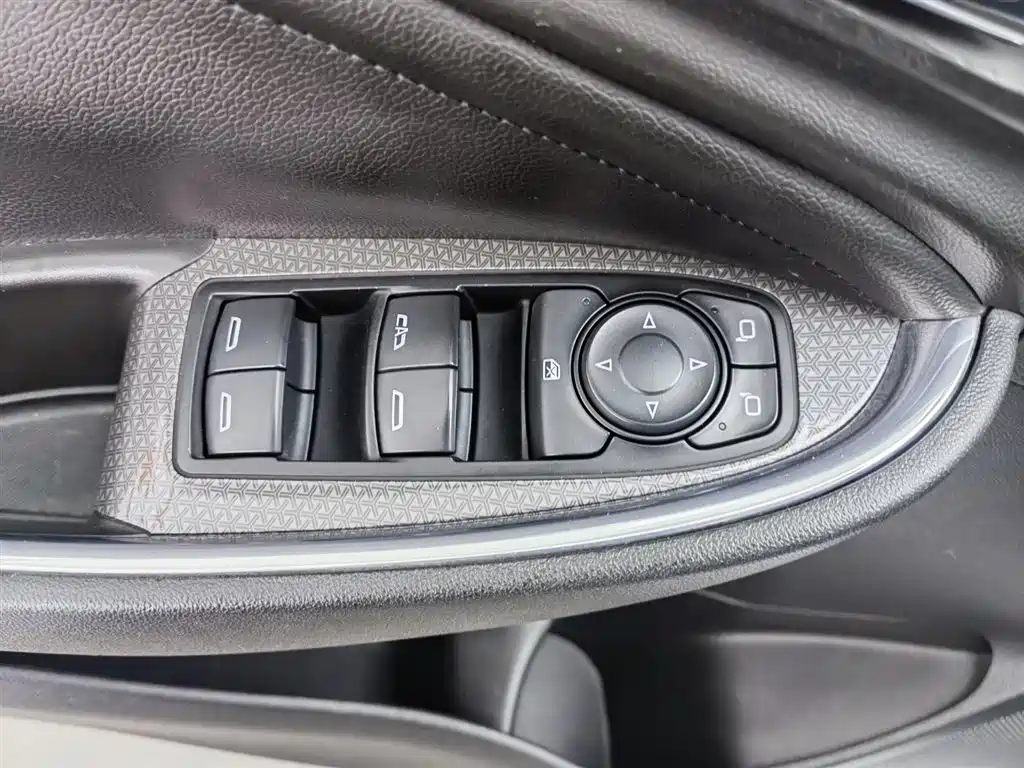Chevrolet Malibu XL 2016 1.5T Dual-Clutch Ruichi Edition фото 9