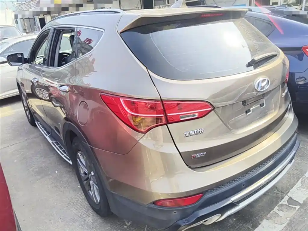 Hyundai Santa Fe 2015 2.0T Automatic 4WD Smart 7-seater фото 5