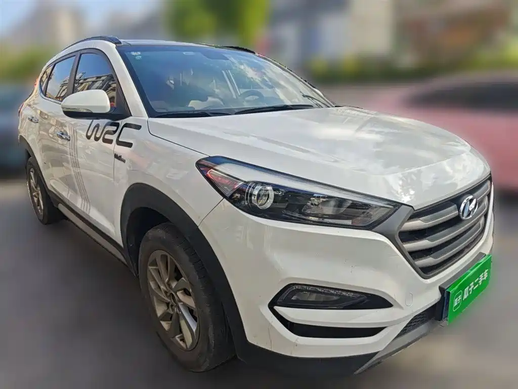 Hyundai Tucson 2018 1.6T DCT 2WD 15th Anniversary Special Edition фото 3
