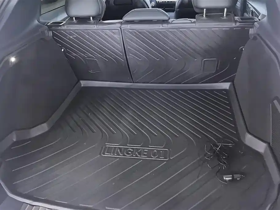 Lynk & Co 01 2025 2.0TD FWD Renewal Pro Edition фото 4