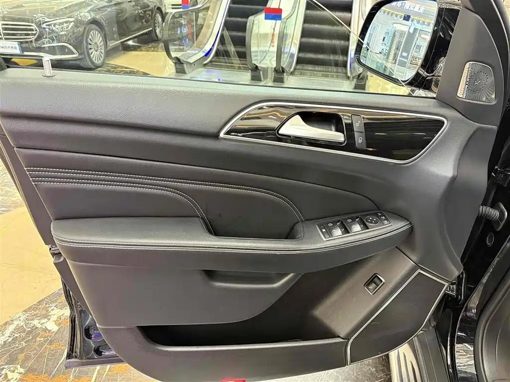 BEIJING OFF-ROAD BJ90