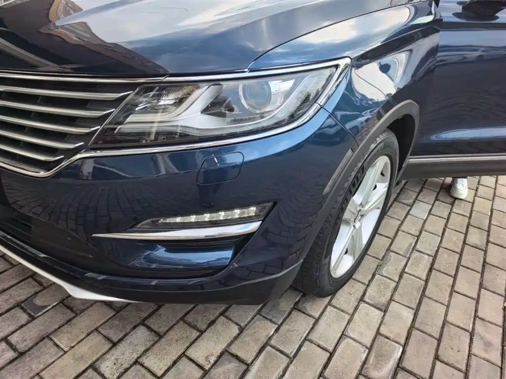 Фото 24 - Lincoln MKC