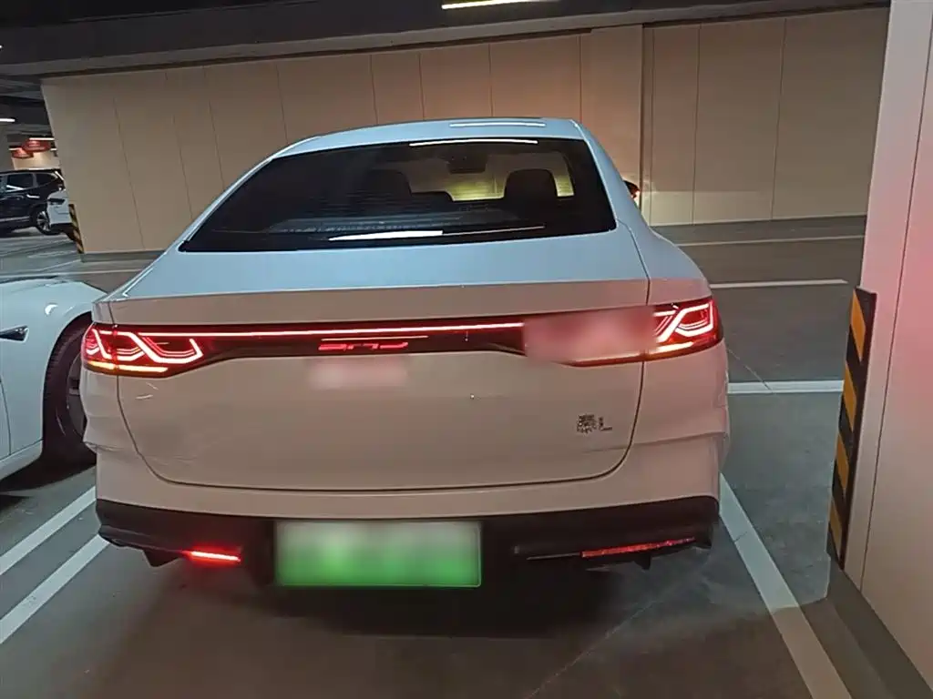 BYD Qin L 2024 DM-i 120KM Superior Edition фото 6