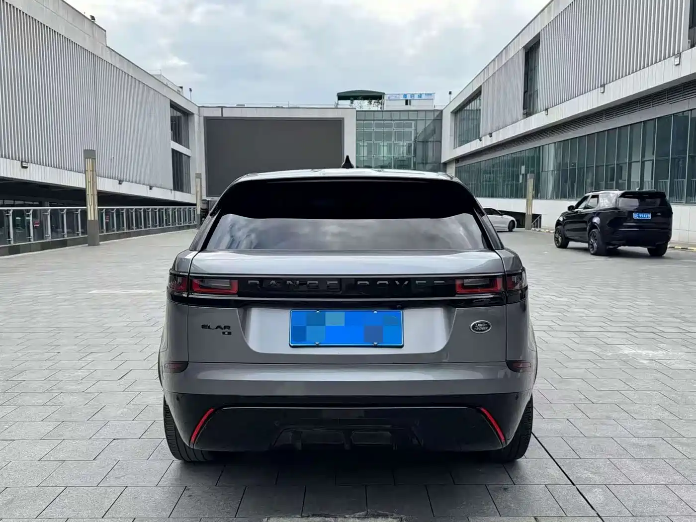 Land Rover Range Rover Velar 2021 P250 Gloss Black Collector's Edition фото 7