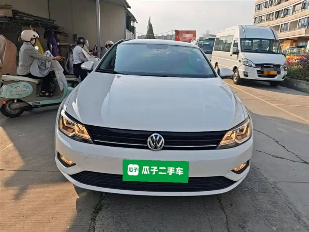 Volkswagen Lamando 2017 230TSI DSG Trend Edition фото 3