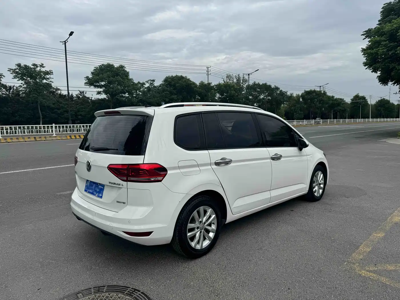 Volkswagen Touran 2016 Touran L 280TSI DSG Elegance фото 5