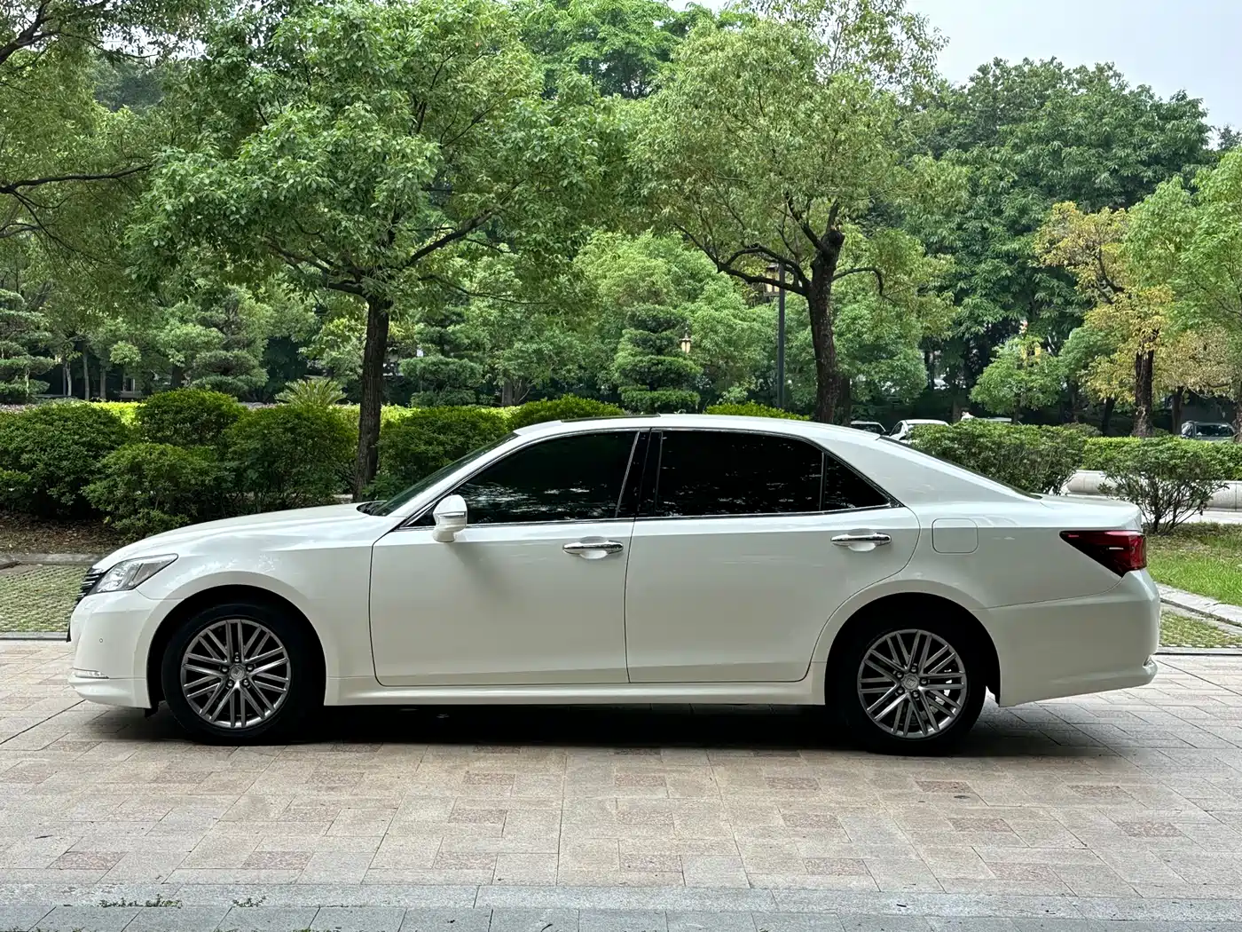 Toyota Crown 2017 2.0T Sport Edition фото 17