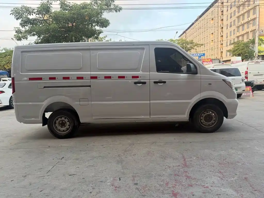 Dongfeng Yufeng Yufeng EM26 2022 2023 Standard Edition 41.472kWh Henan Lithium