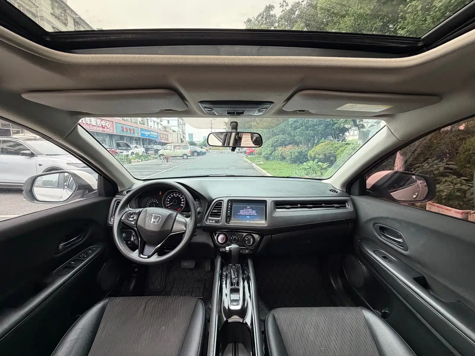Фото 4 - Honda Vezel