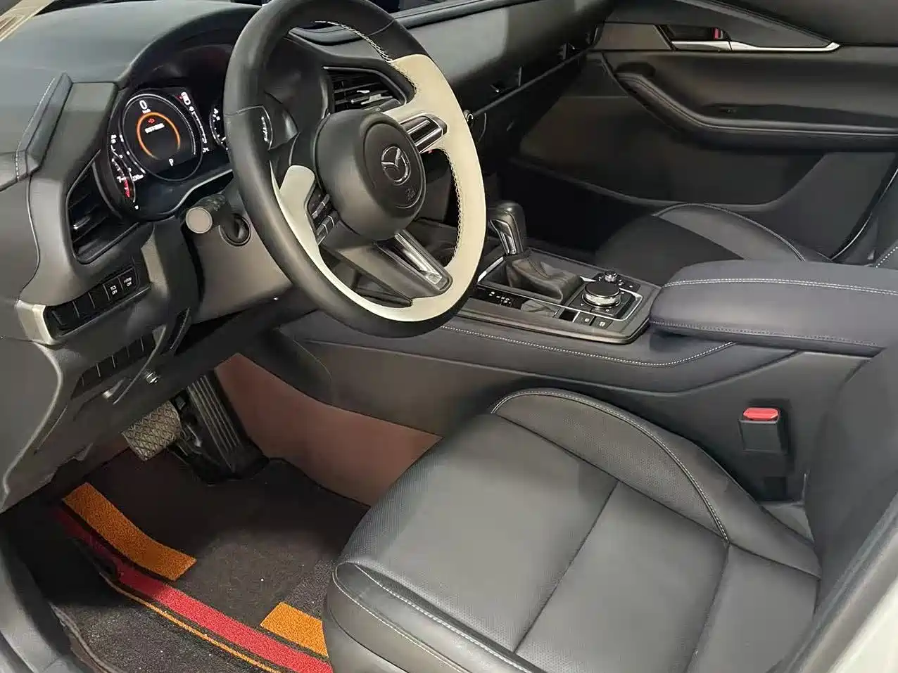 Фото 4 - Mazda CX-30
