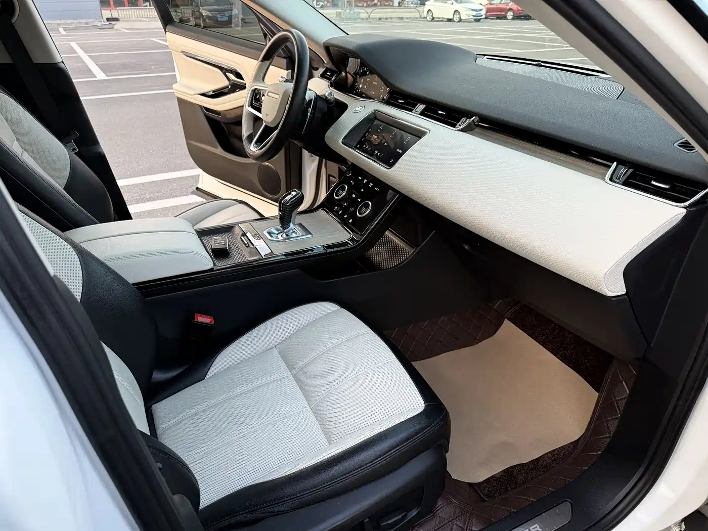 Land Rover Range Rover Evoque 2021 Range Rover Evoque L 249PS R-Dynamic S Performance Edition фото 11