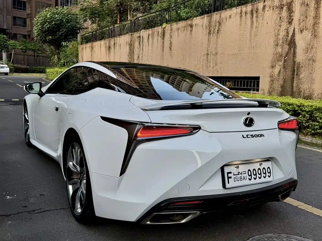 Photo 7 - Lexus LC