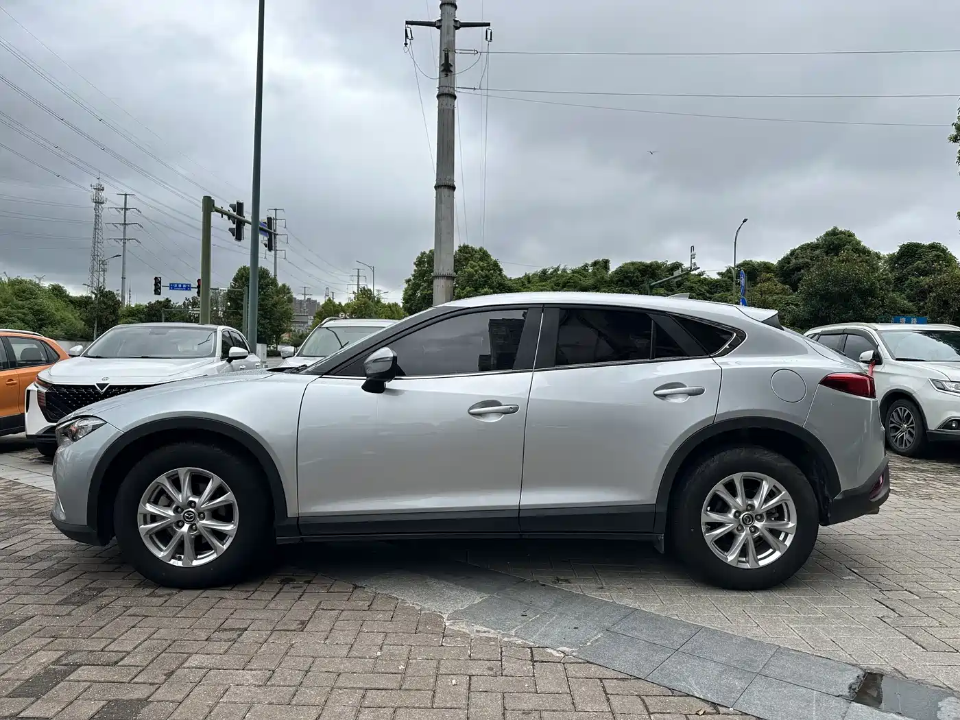 Photo 4 - Mazda CX-4