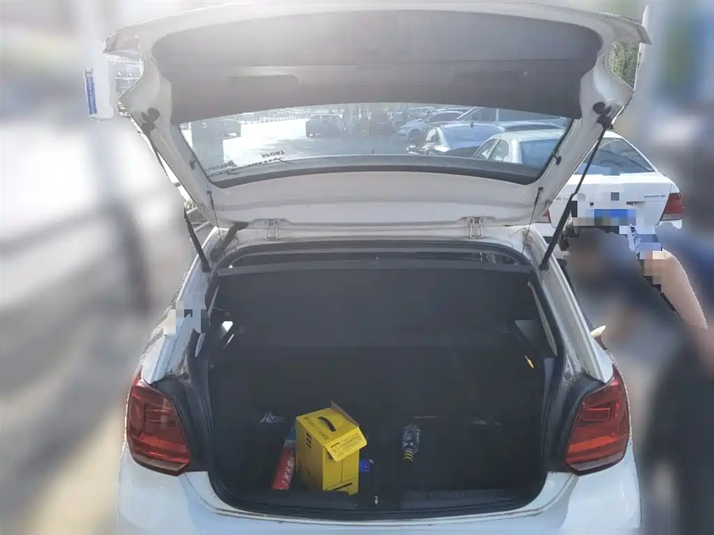 Volkswagen Polo 2016 1.4L Manual Trend фото 15