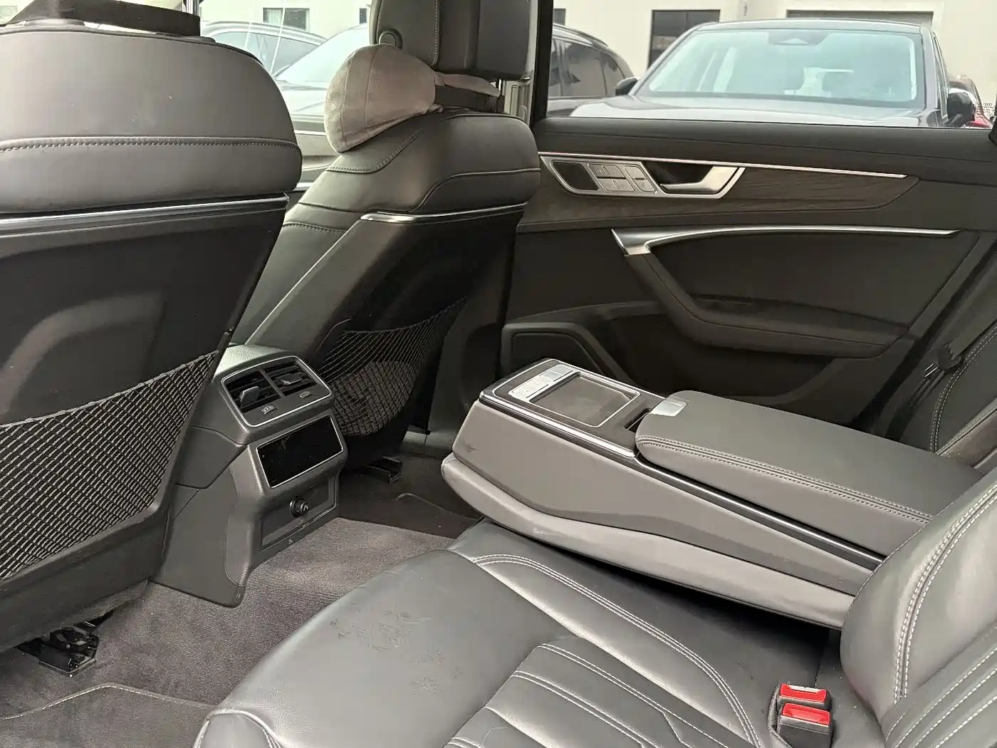Фото 5 - Audi A6L