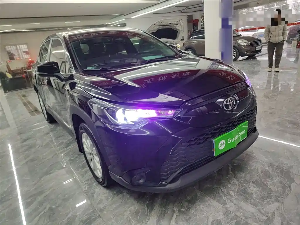 Toyota Frontlander 2023 2.0L CVT Leading Edition фото 22