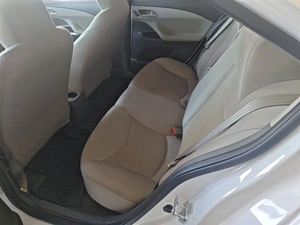 Chevrolet Sail 2015 Sail 3 1.3L AMT Ideal Edition фото 17
