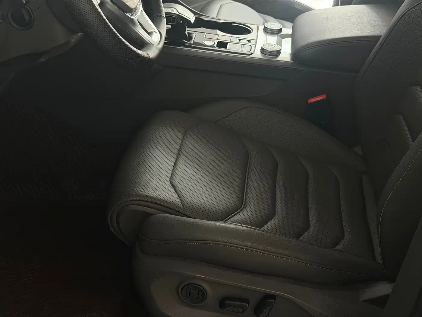 Volkswagen Touareg 2019 3.0TSI Sharp Edge Edition China VI фото 15