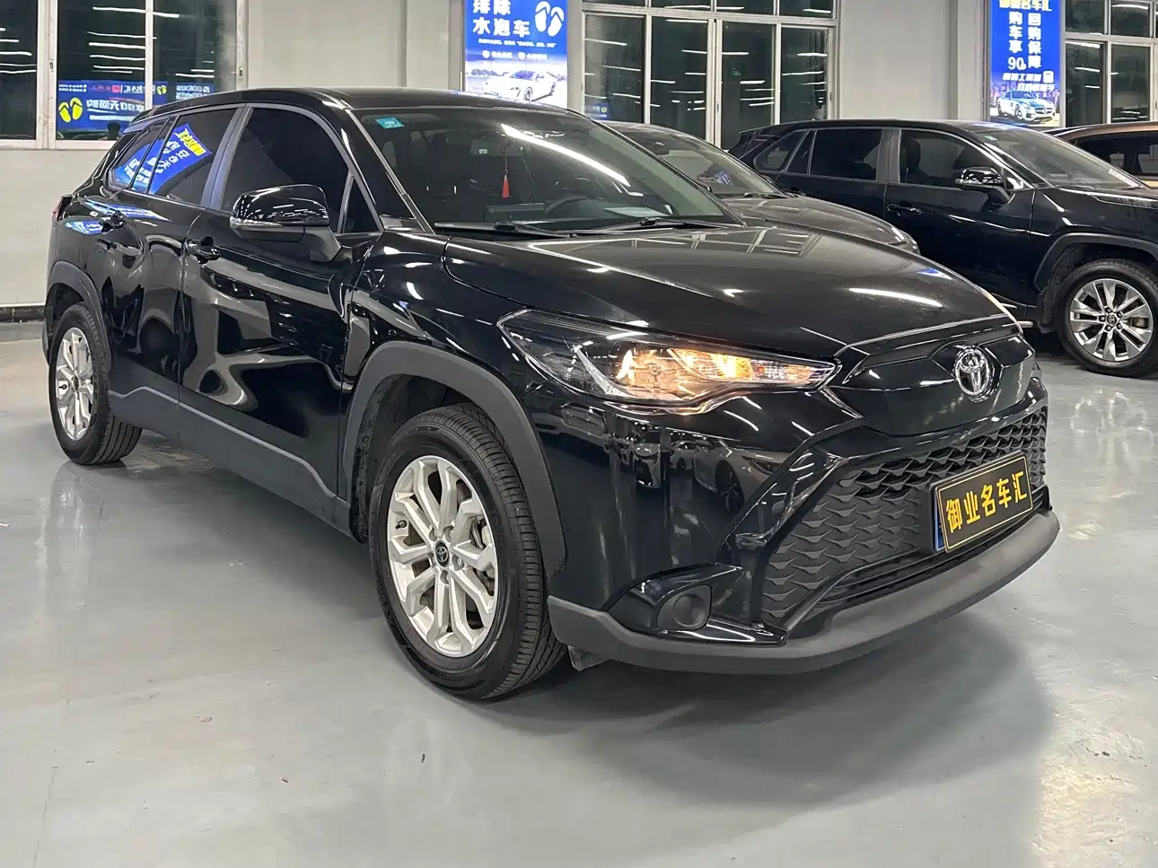 Toyota Frontlander 2023 2.0L CVT Elite Edition фото 3