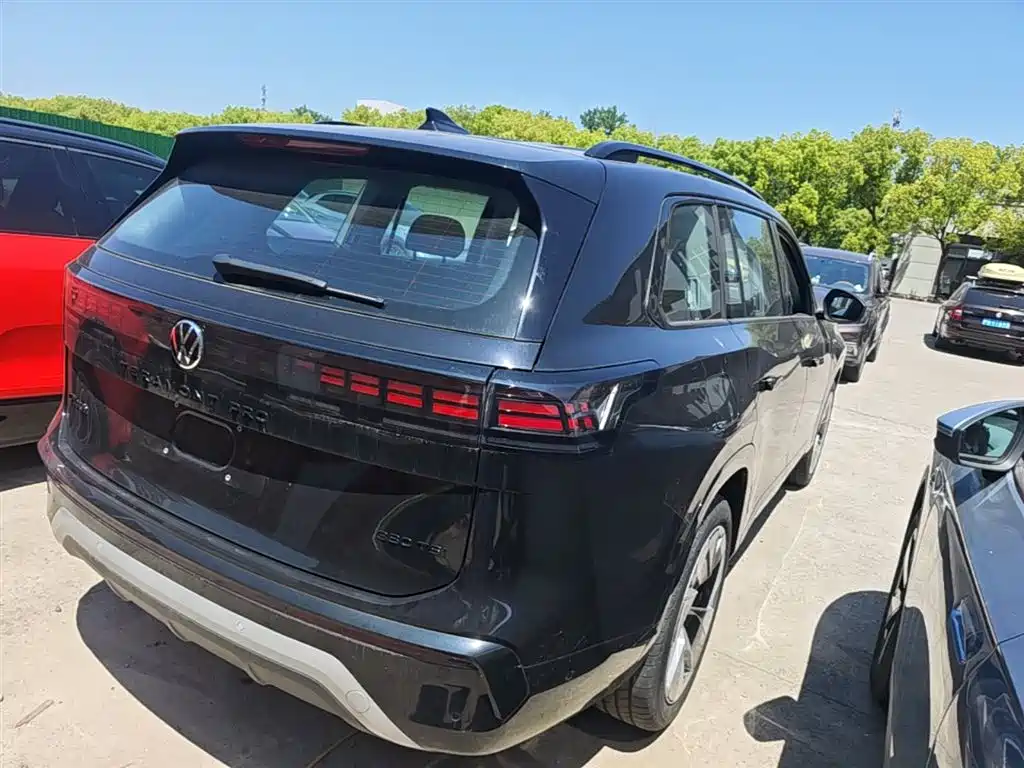 Volkswagen Teramont 2026 380TSI 2WD Base Model фото 12