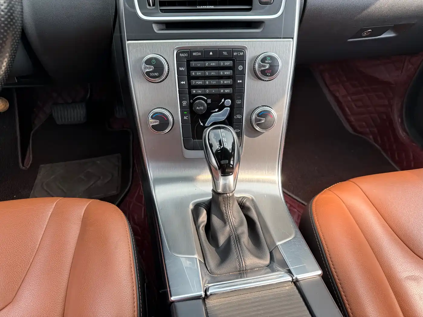 Фото 13 - Volvo S60