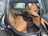 Photo 17 - Mercedes-Benz E-Class