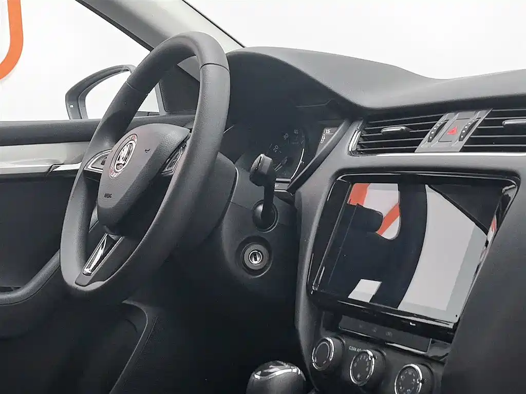 Škoda Octavia 2019 1.5L Automatic Smart Comfort China VI фото 22