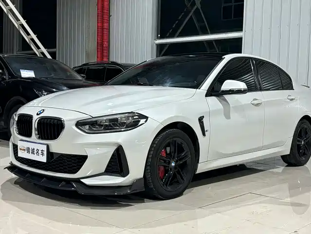 BMW 1 SERIES