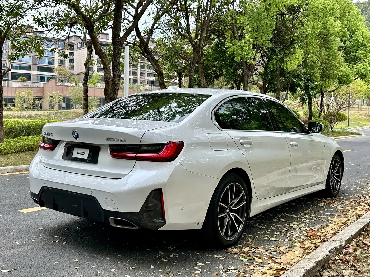 BMW 3 Series 2023 325Li M Sport Package фото 7