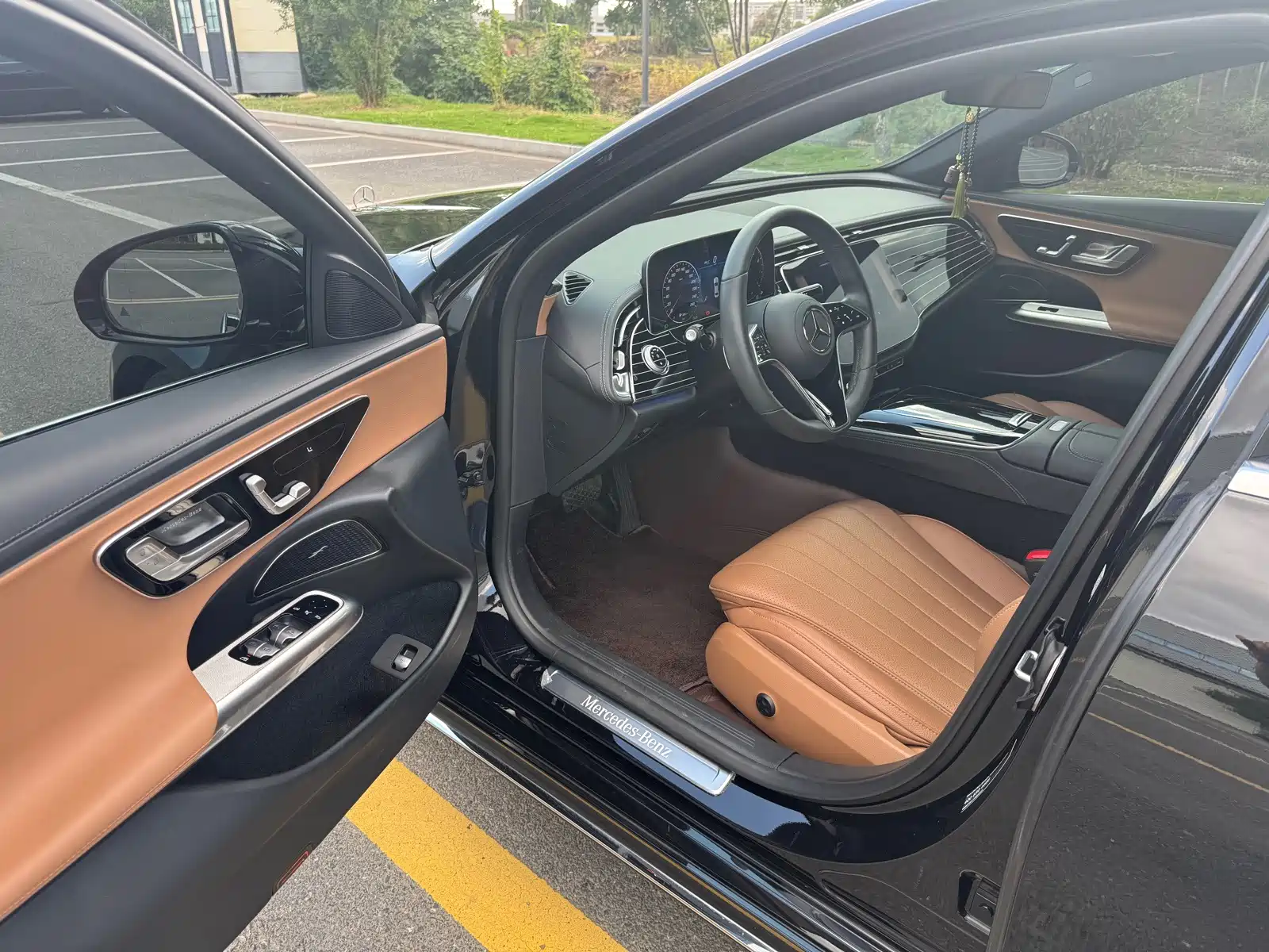 Photo 6 - Mercedes-Benz E-Class