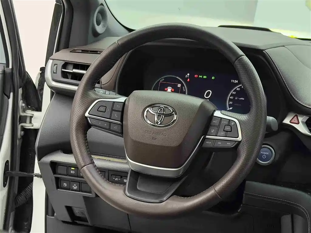 Toyota Sienna 2021 2.5L Hybrid Platinum Edition фото 10