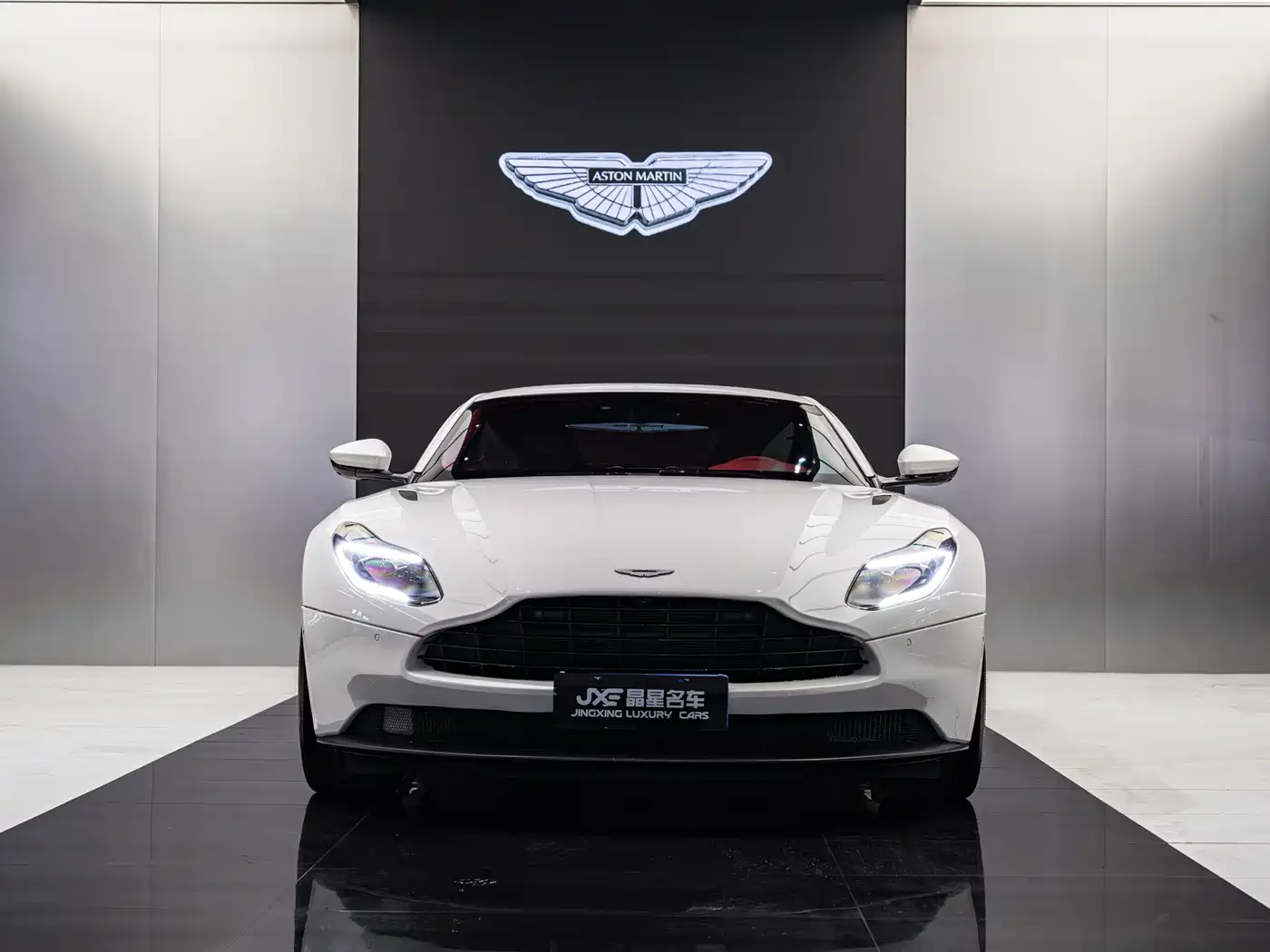 Aston Martin DB11 2018 2019 Model 4.0T V8 Coupe