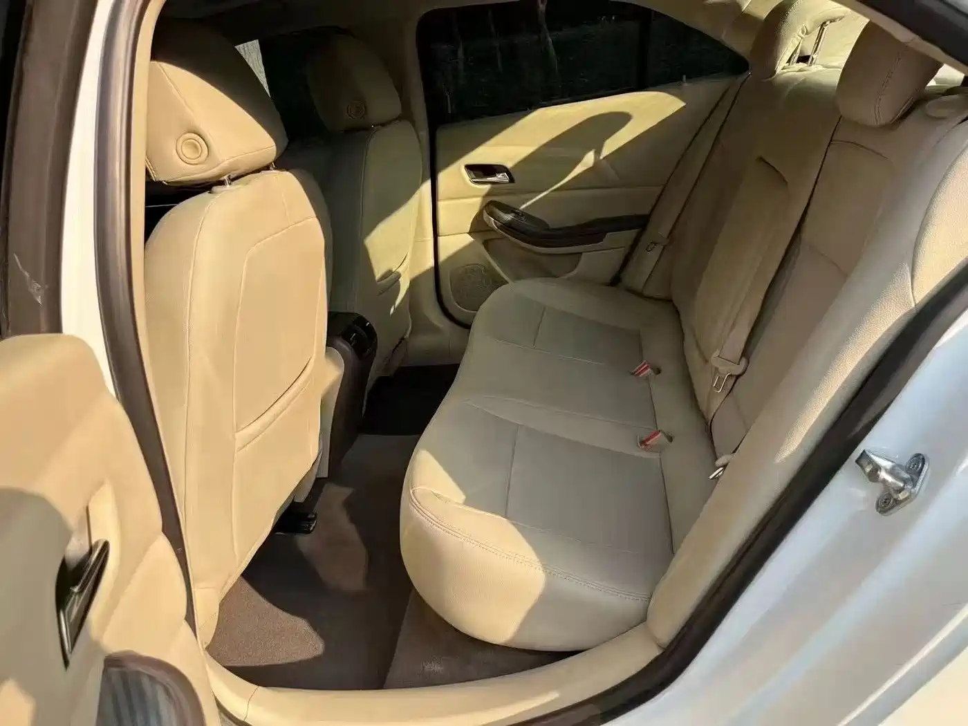 Chevrolet Malibu 2013 2.0L Automatic Luxury Edition фото 8