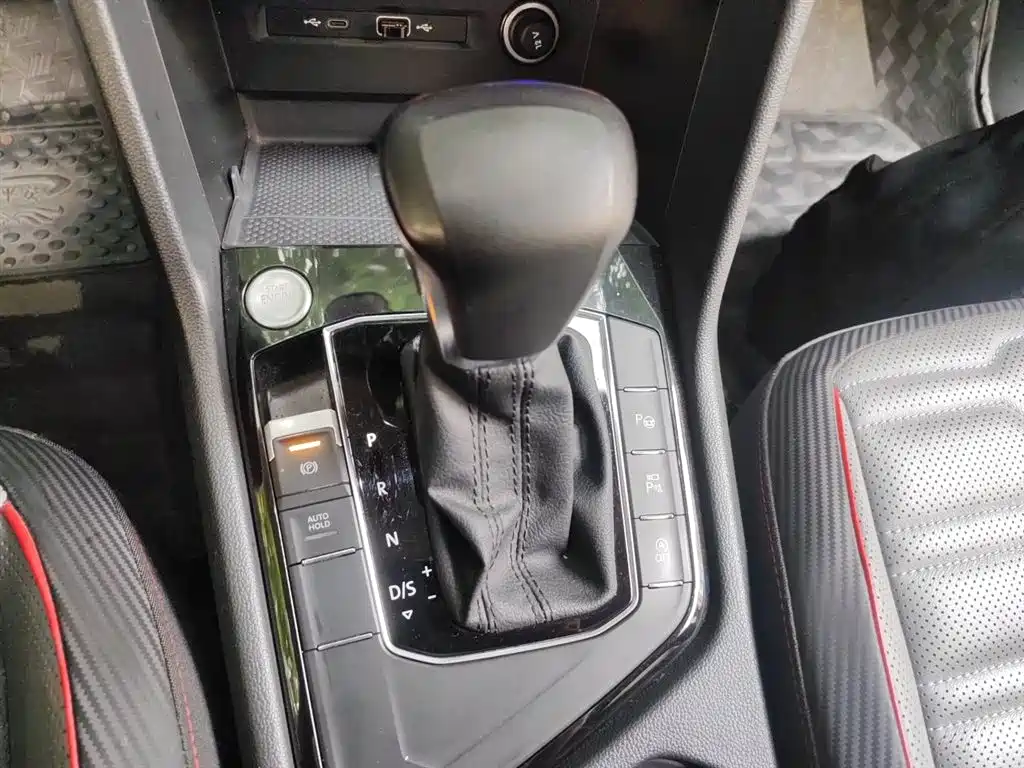 Volkswagen Tiguan L 2022 330TSI Auto 2WD R-Line Premium Edition фото 6