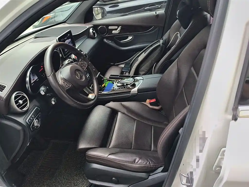 Mercedes-Benz GLC 2019 Facelift GLC 260 L 4MATIC Luxury фото 15